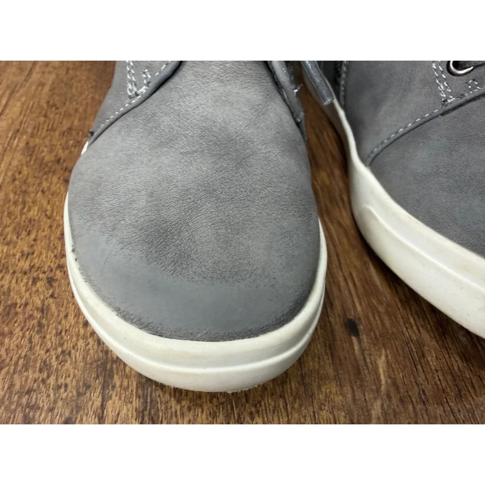 Kids Reaction Kenneth Cole‎ Gray Faux Fur Trim Neffi Logo  Size 11.5